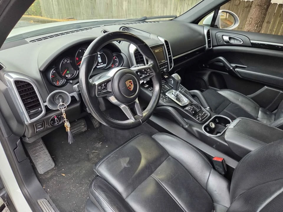 2016 Porsche 958 Cayenne - Image 12 of 14