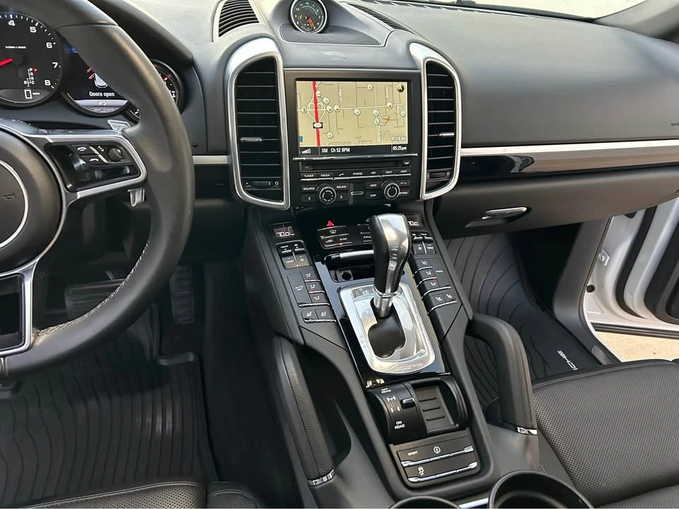 2016 Porsche 958 Cayenne - Image 13 of 18
