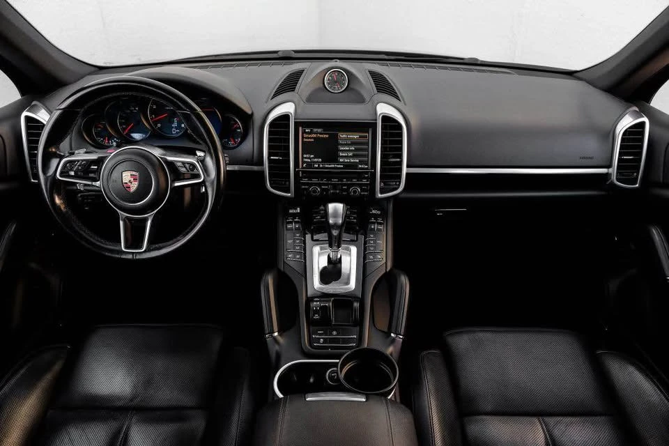 2016 Porsche 958 Cayenne - Image 10 of 17