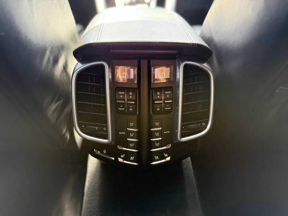 2016 Porsche 958 Cayenne - Image 12 of 13