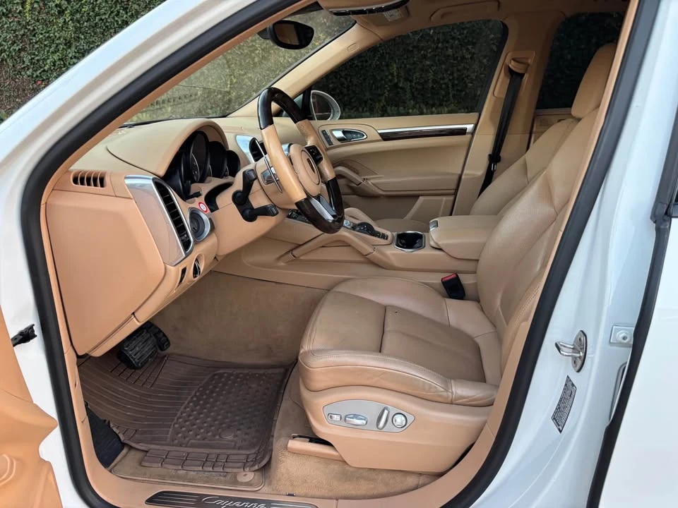 2016 Porsche 958 Cayenne - Image 9 of 20