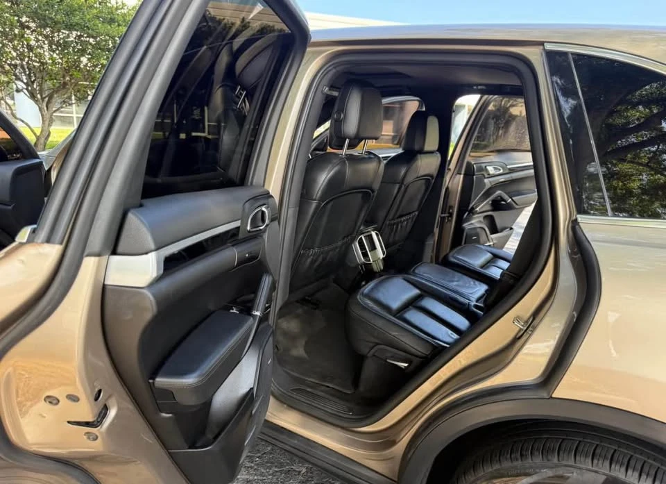 2016 Porsche 958 Cayenne - Image 16 of 17