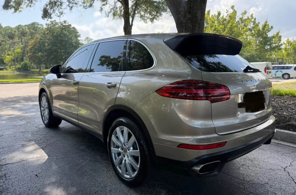 2016 Porsche 958 Cayenne - Image 2 of 17