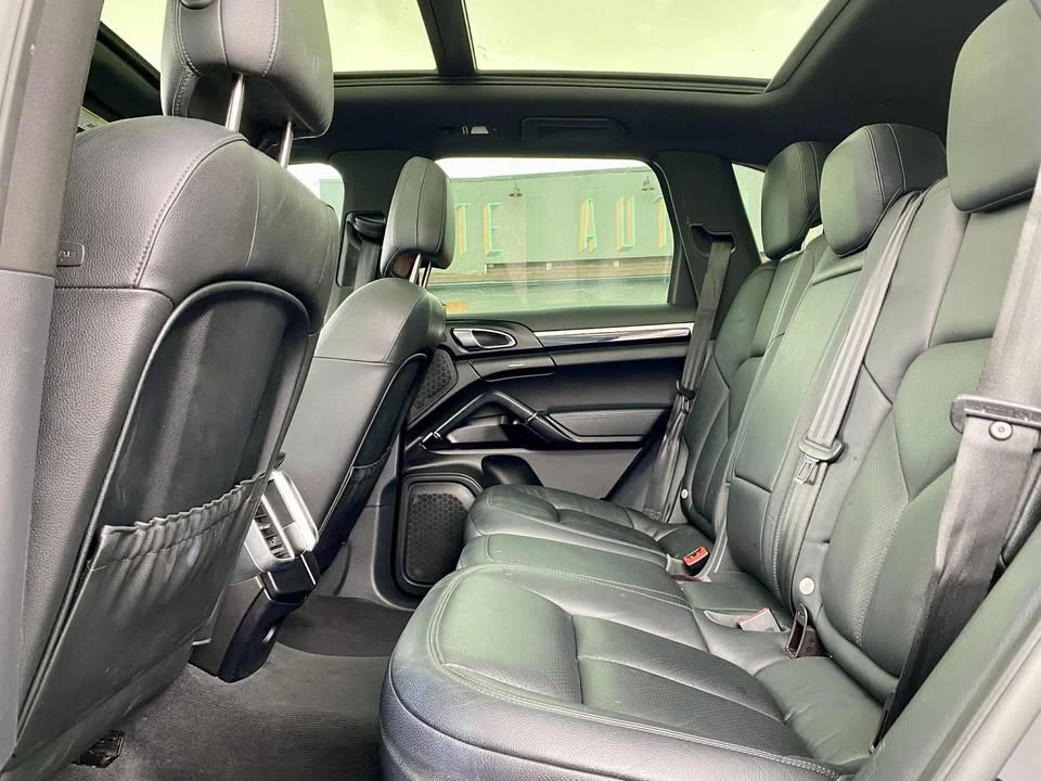 2016 Porsche 958 Cayenne - Image 13 of 15