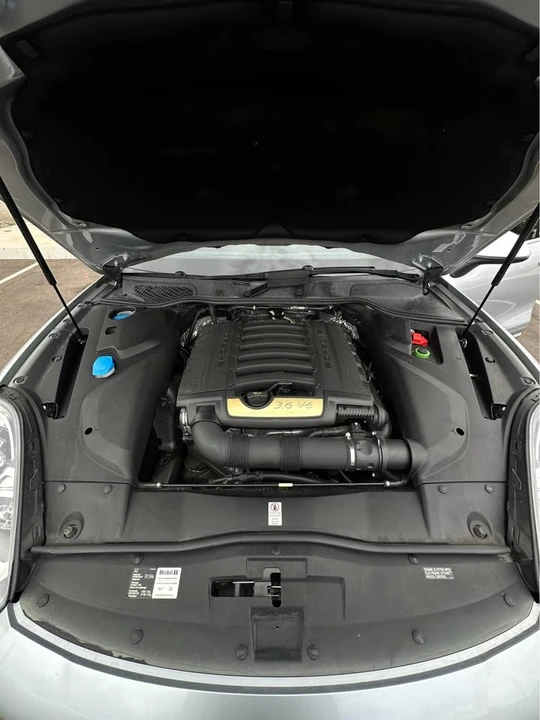 2016 Porsche 958 Cayenne - Image 9 of 16