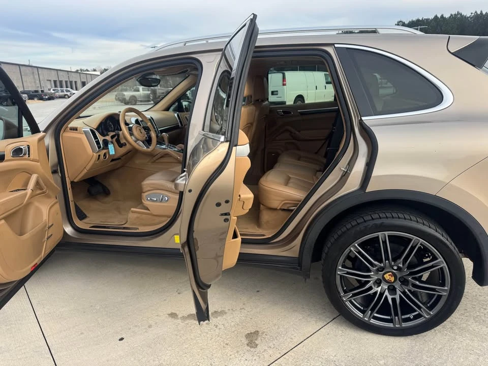 2016 Porsche 958 Cayenne - Image 5 of 15