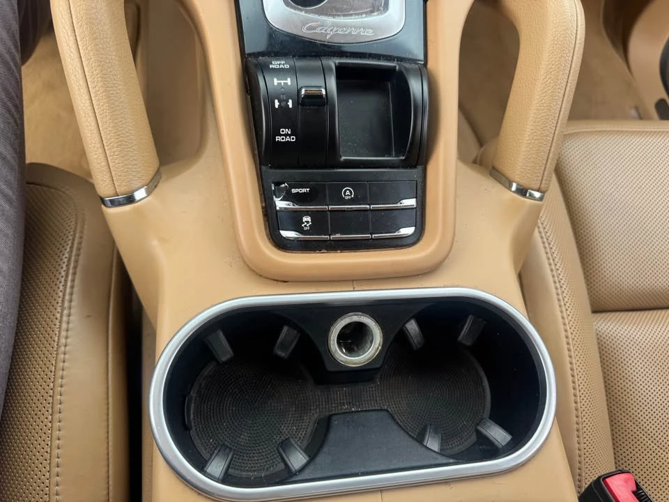 2016 Porsche 958 Cayenne - Image 13 of 15