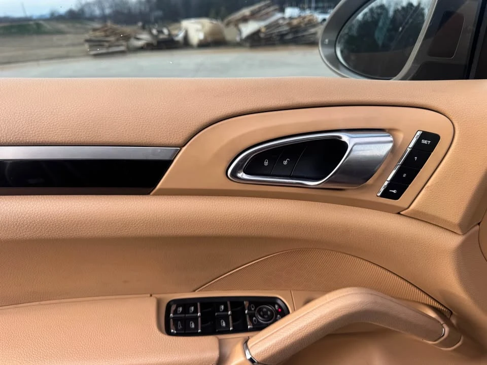 2016 Porsche 958 Cayenne - Image 14 of 15