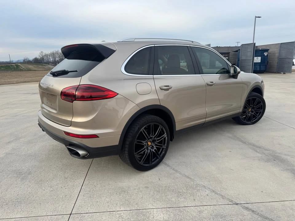 2016 Porsche 958 Cayenne - Image 3 of 15