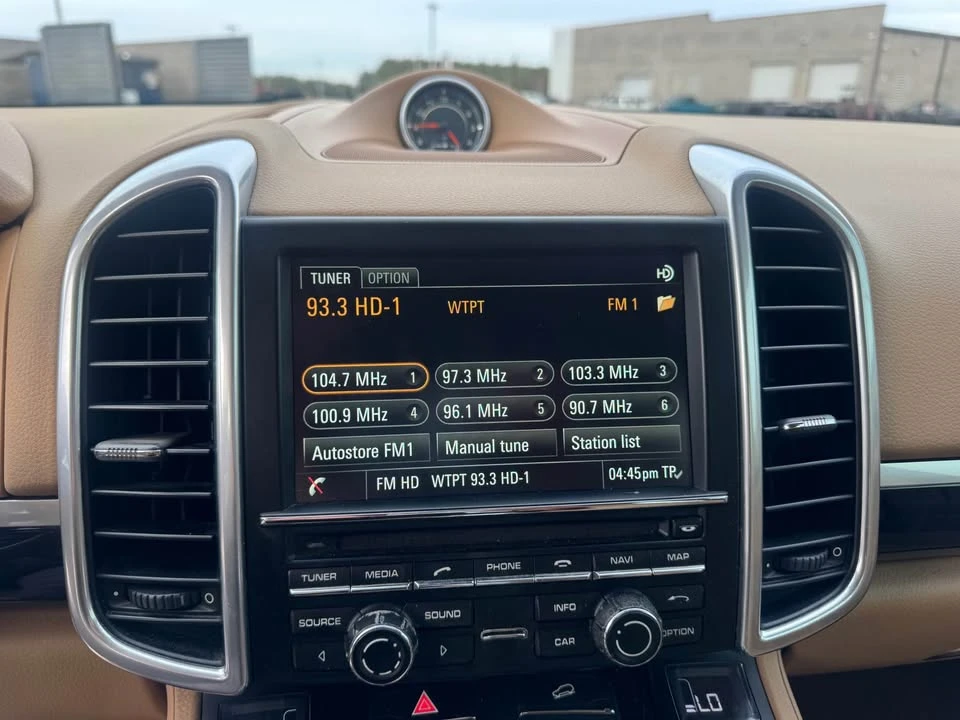 2016 Porsche 958 Cayenne - Image 11 of 15