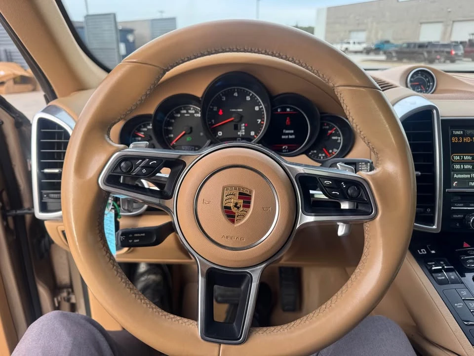 2016 Porsche 958 Cayenne - Image 9 of 15
