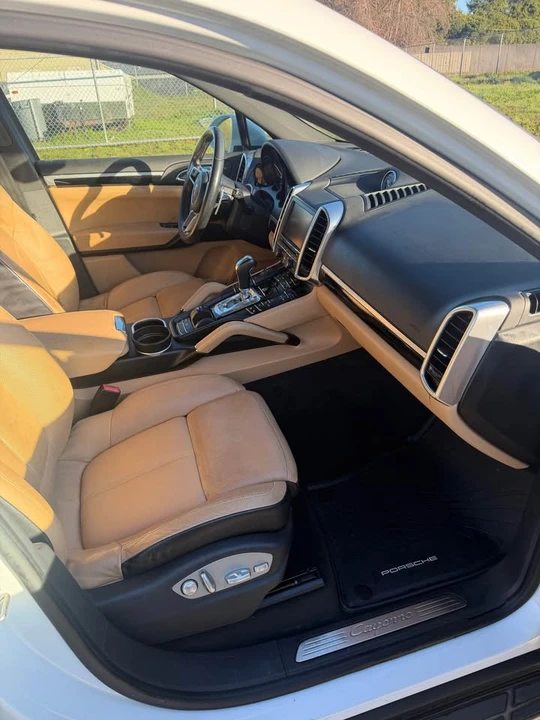 2016 Porsche 958 Cayenne - Image 5 of 11
