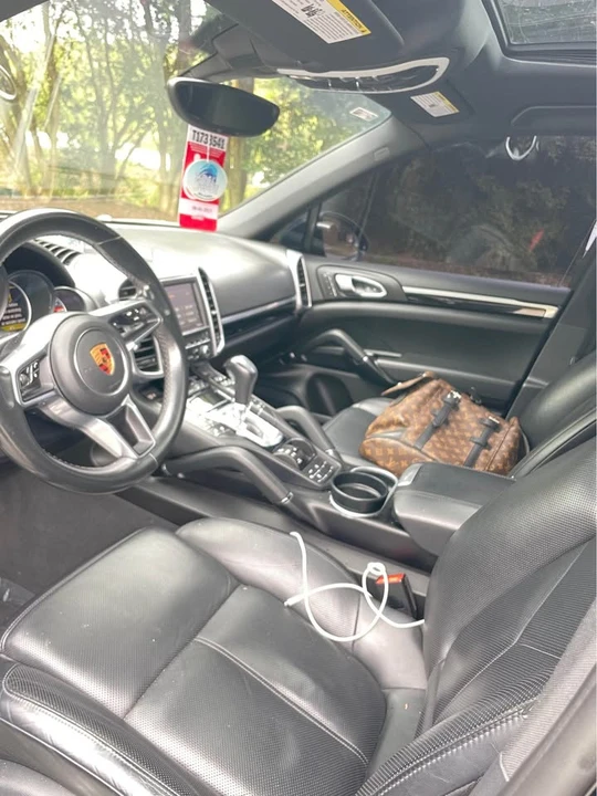 2016 Porsche 958 Cayenne - Image 3 of 4