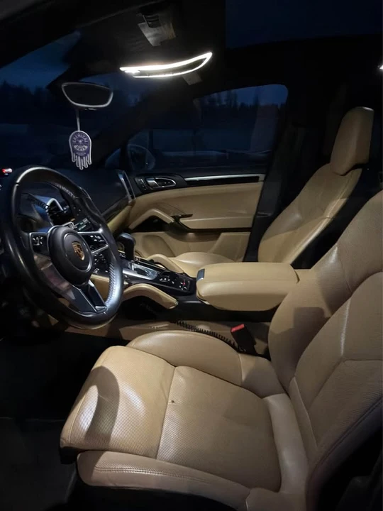 2016 Porsche 958 Cayenne - Image 8 of 11