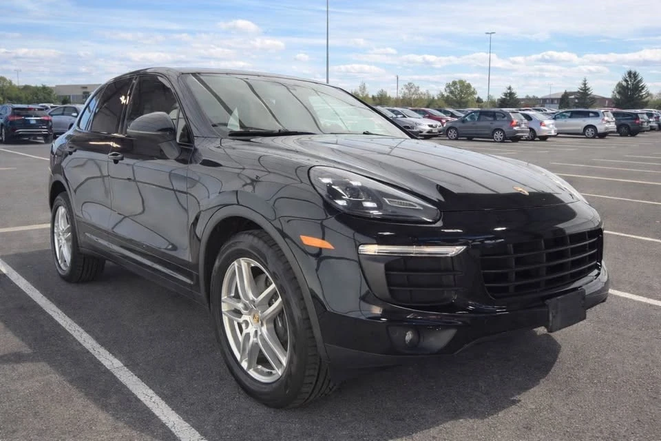 2016 Porsche 958 Cayenne - Image 2 of 11