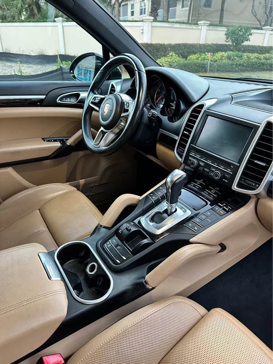 2016 Porsche 958 Cayenne - Image 13 of 19