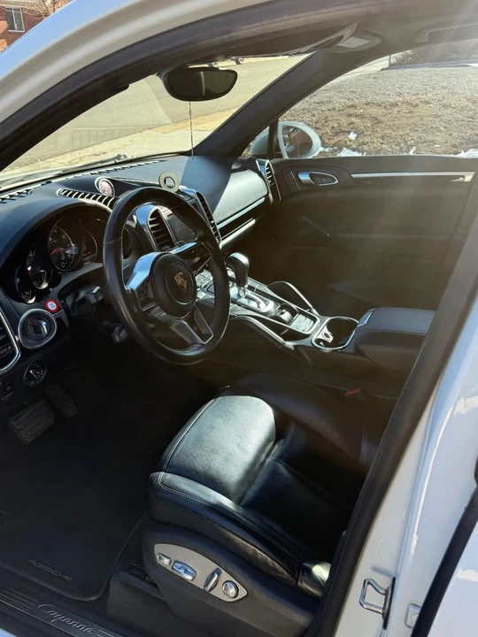2016 Porsche 958 Cayenne - Image 6 of 9