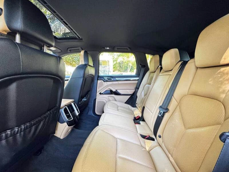 2016 Porsche 958 Cayenne - Image 8 of 17