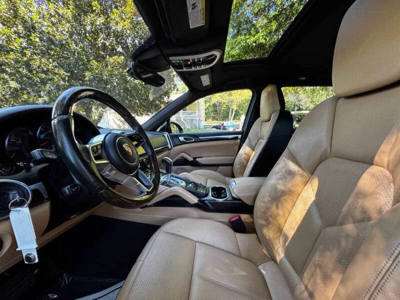 2016 Porsche 958 Cayenne - Image 7 of 17