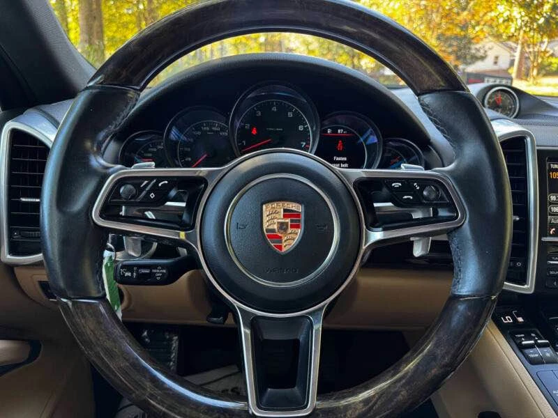 2016 Porsche 958 Cayenne - Image 12 of 17