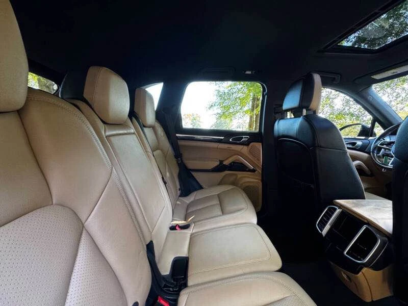 2016 Porsche 958 Cayenne - Image 11 of 17