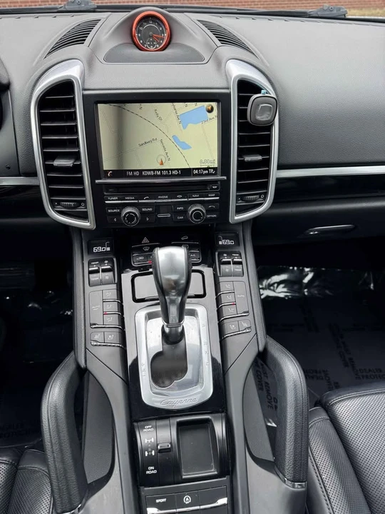 2016 Porsche 958 Cayenne - Image 14 of 15