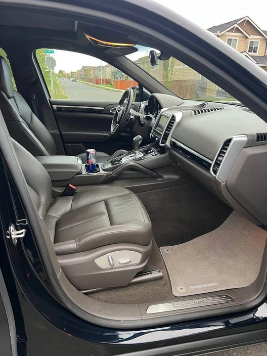 2016 Porsche 958 Cayenne - Image 16 of 20