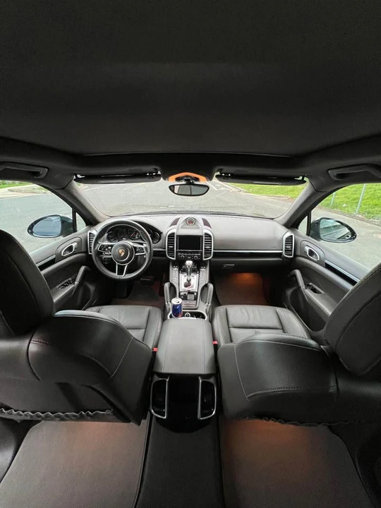 2016 Porsche 958 Cayenne - Image 10 of 20