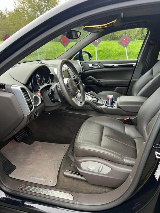 2016 Porsche 958 Cayenne - Image 14 of 20