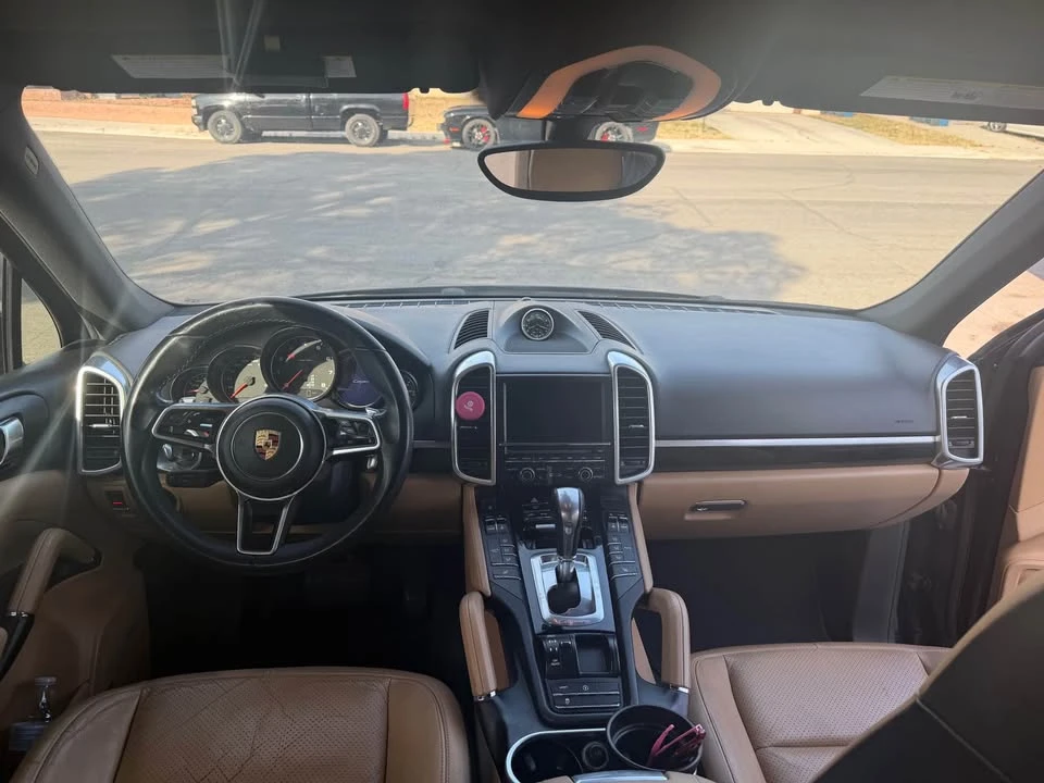 2016 Porsche 958 Cayenne - Image 2 of 9