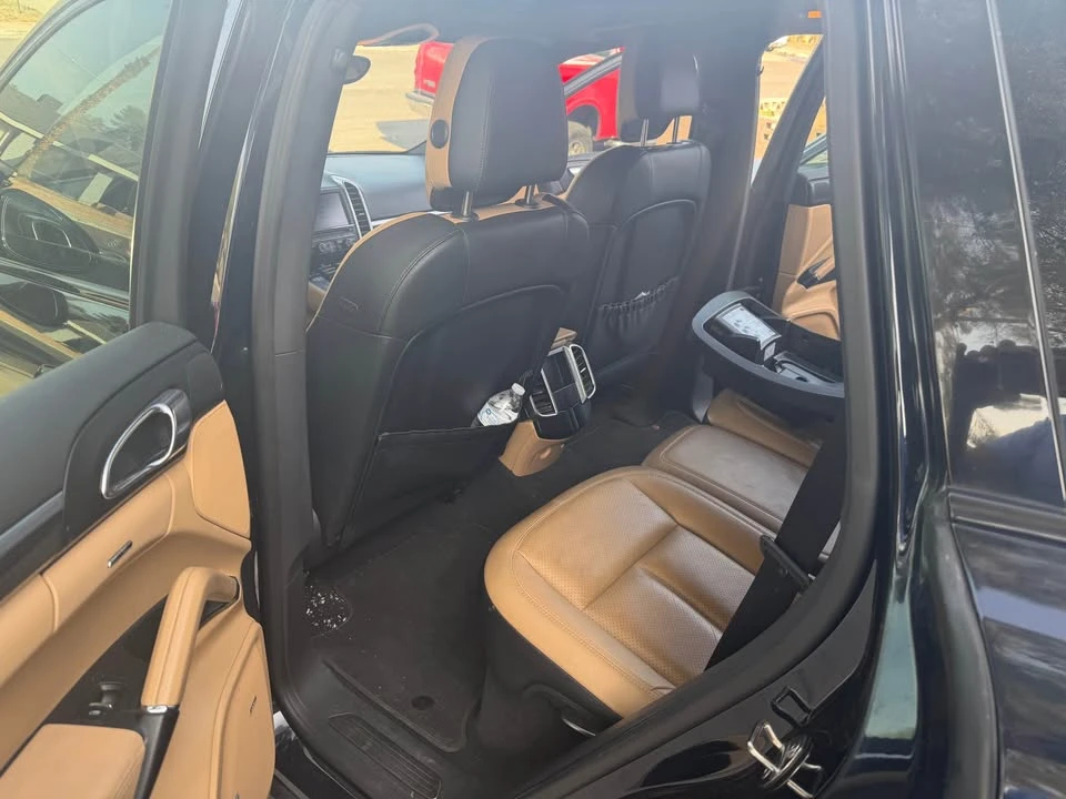 2016 Porsche 958 Cayenne - Image 3 of 9