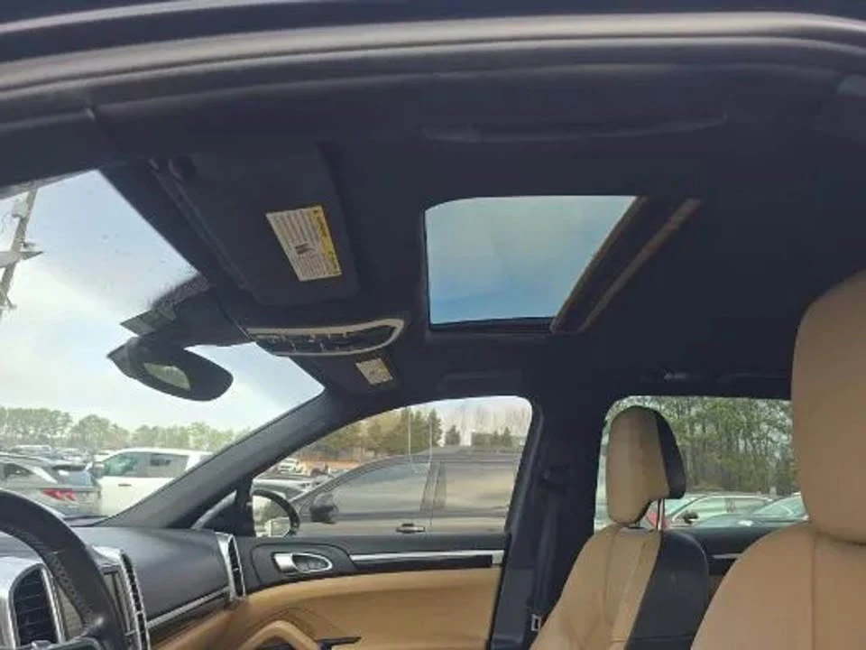 2016 Porsche 958 Cayenne - Image 7 of 10