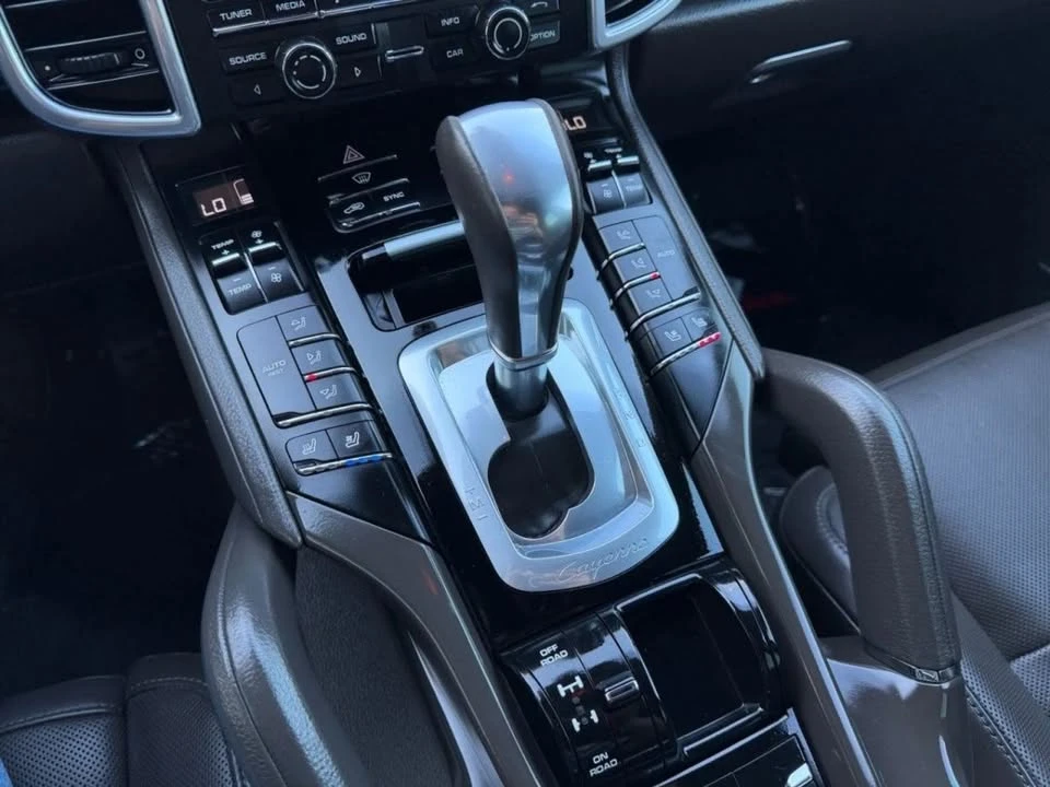 2016 Porsche 958 Cayenne - Image 18 of 20