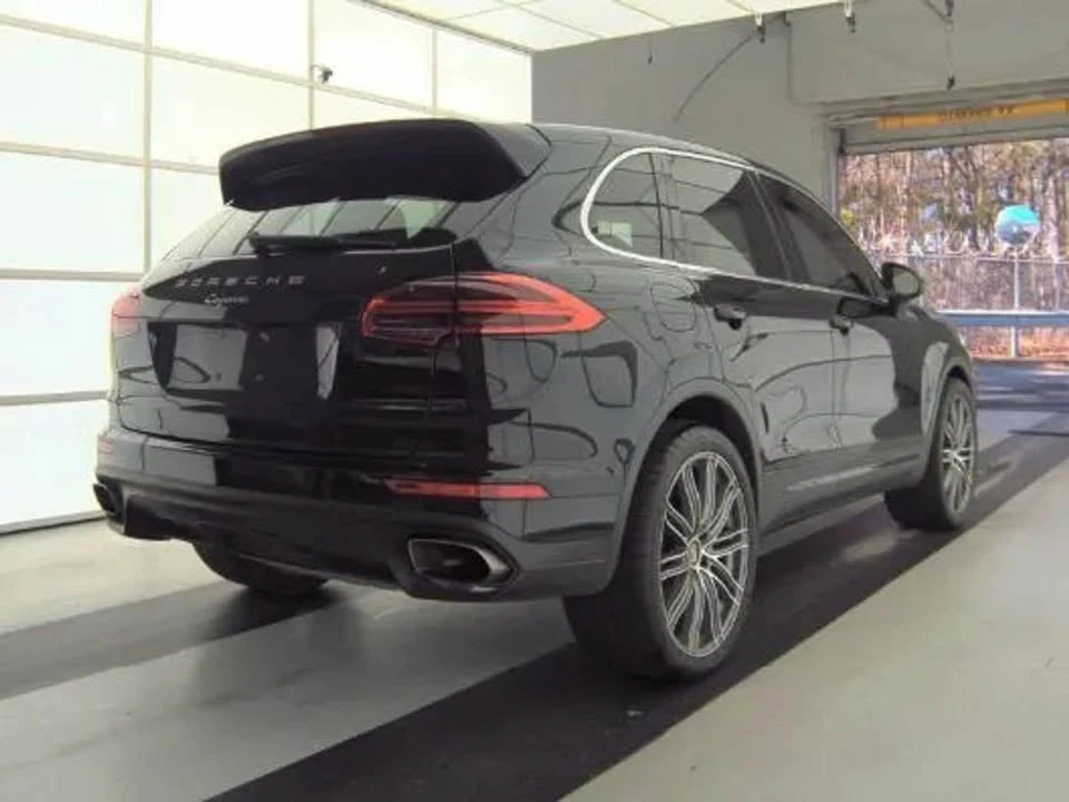 2016 Porsche 958 Cayenne - Image 9 of 10