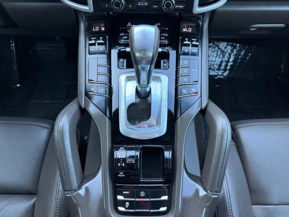 2016 Porsche 958 Cayenne - Image 15 of 20