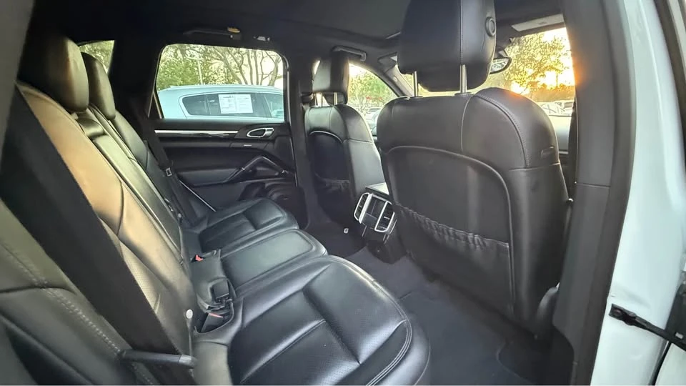 2016 Porsche 958 Cayenne - Image 10 of 13