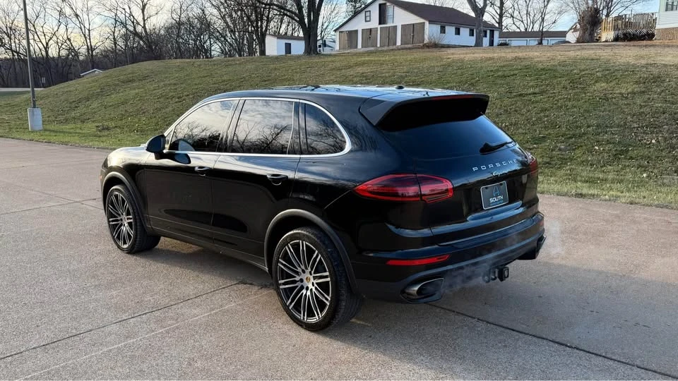 2016 Porsche 958 Cayenne - Image 4 of 9