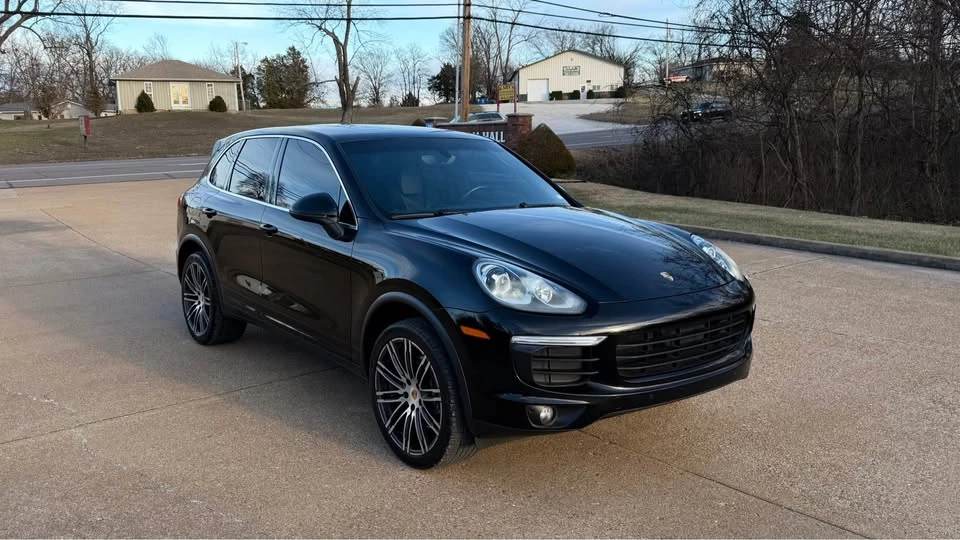 2016 Porsche 958 Cayenne - Image 3 of 11