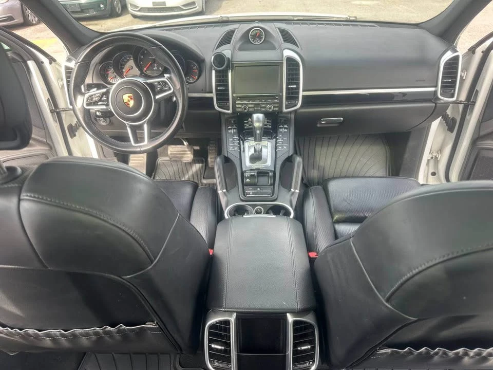 2016 Porsche 958 Cayenne - Image 11 of 20