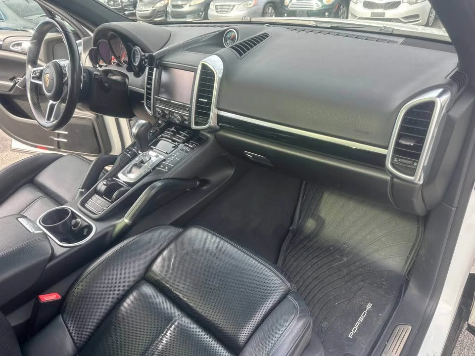 2016 Porsche 958 Cayenne - Image 15 of 20