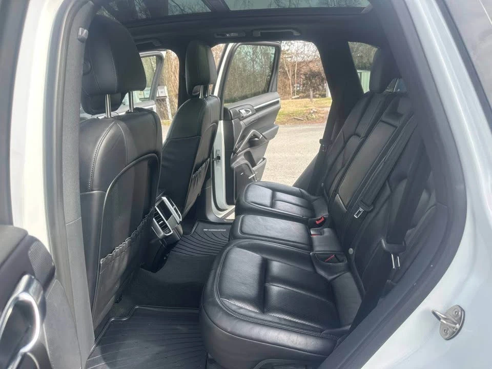 2016 Porsche 958 Cayenne - Image 10 of 20