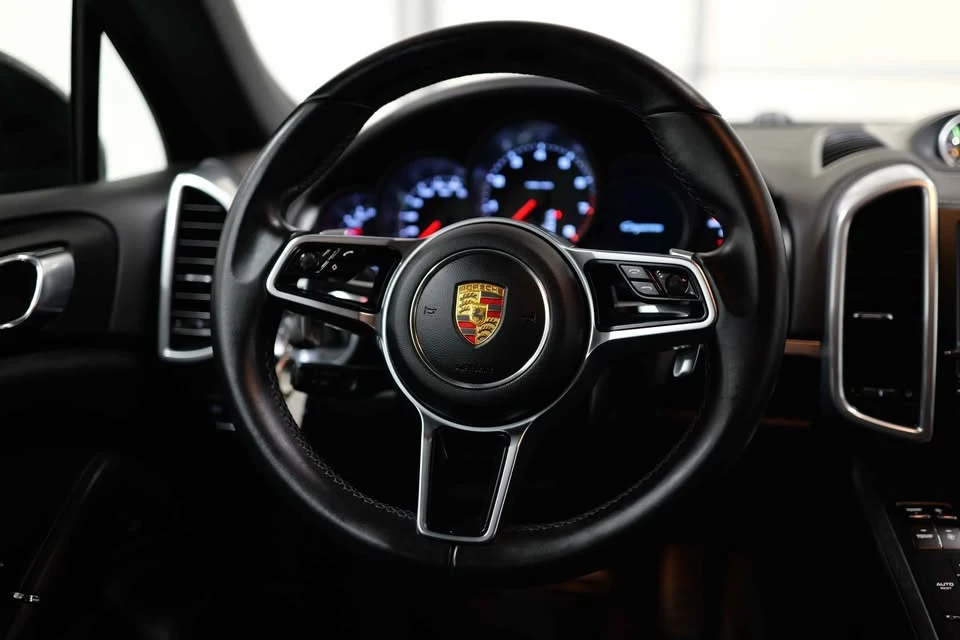 2016 Porsche 958 Cayenne - Image 16 of 20