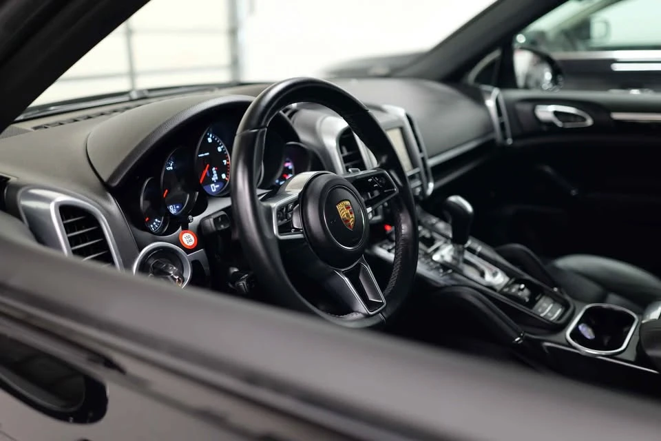 2016 Porsche 958 Cayenne - Image 9 of 20