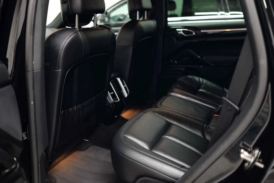 2016 Porsche 958 Cayenne - Image 10 of 20
