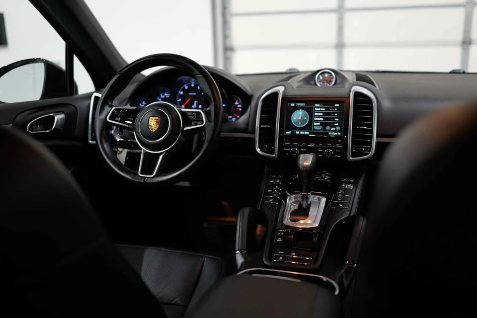 2016 Porsche 958 Cayenne - Image 15 of 20
