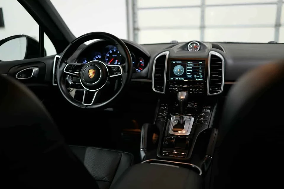 2016 Porsche 958 Cayenne - Image 16 of 20