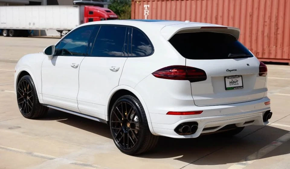 2016 Porsche 958 Cayenne Turbo S - Image 4 of 4