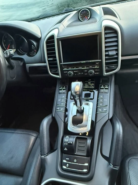 2016 Porsche 958 Cayenne - Image 10 of 11