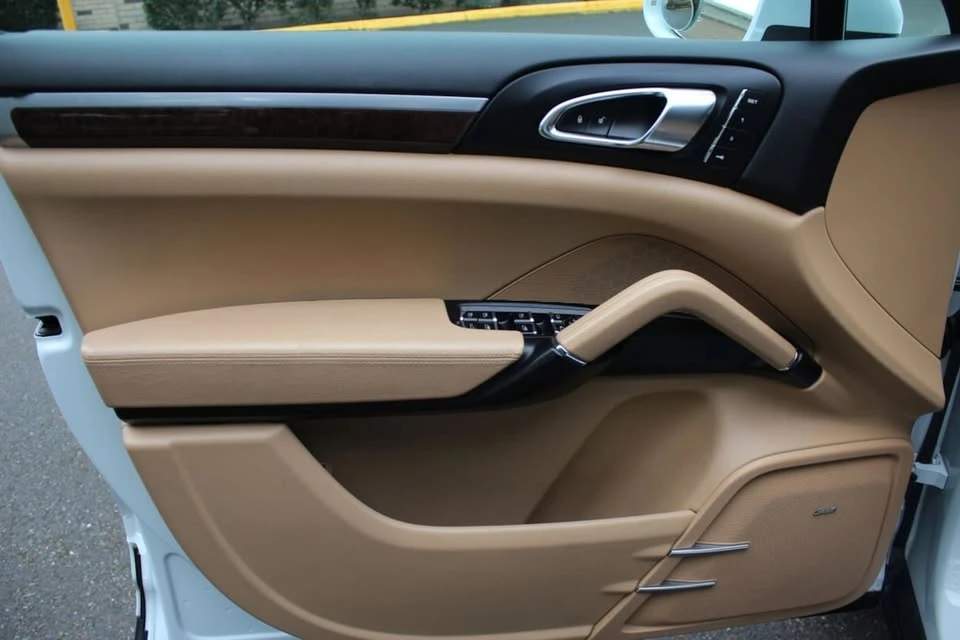 2016 Porsche 958 Cayenne - Image 9 of 20