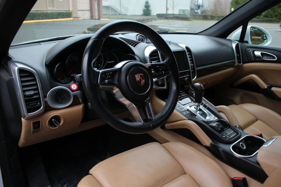 2016 Porsche 958 Cayenne - Image 12 of 20